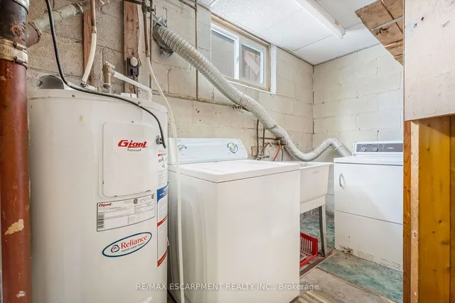 Additional image 35 of 59 Mountain Ave