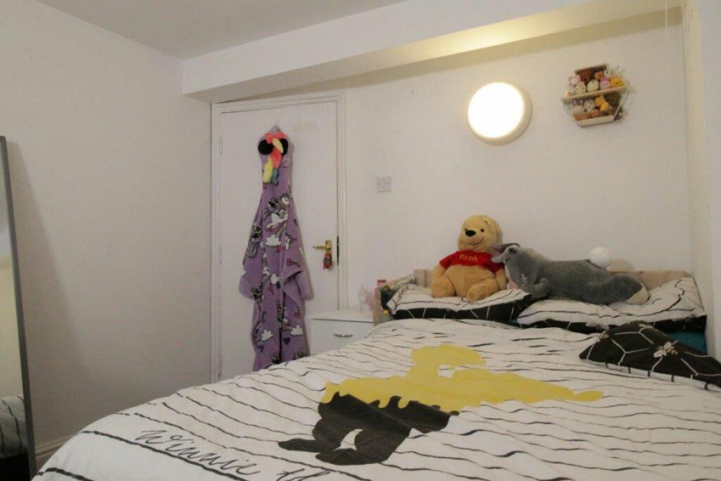 Additional image 4 of 4a Holters Mews, Canterbury Ref - 223