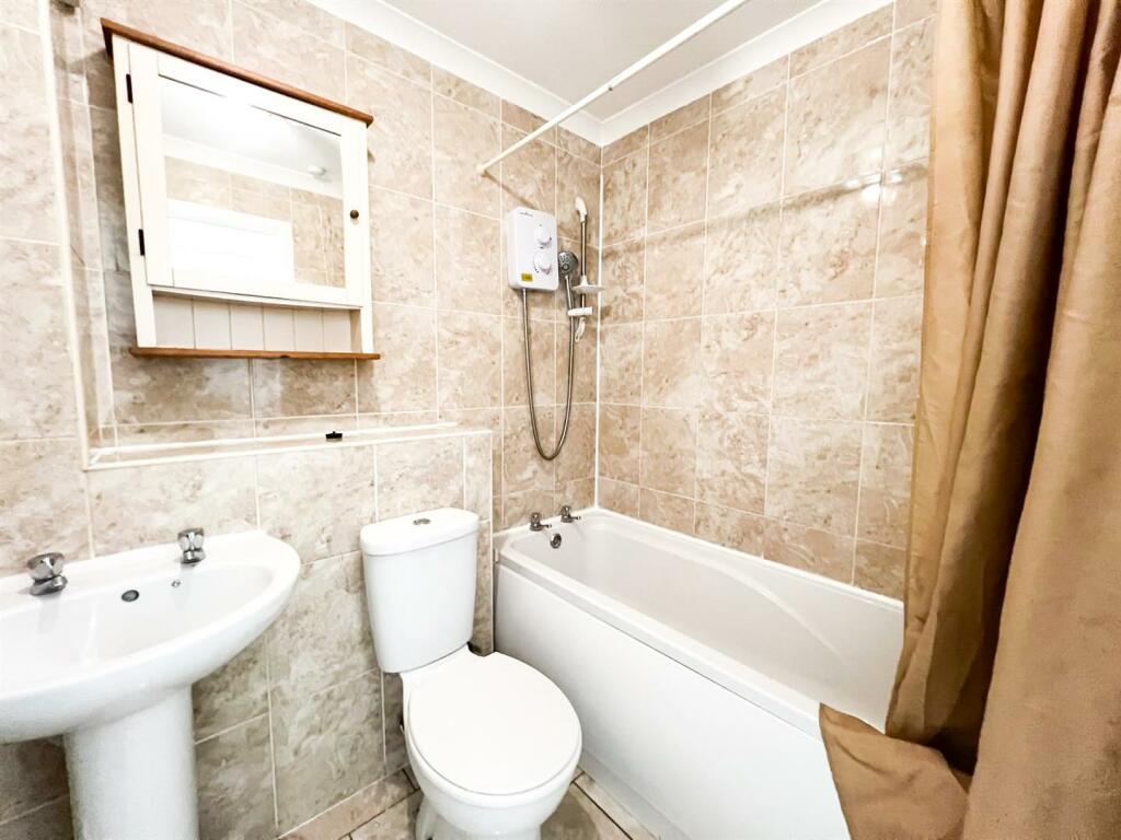 Additional image 4 of Fairbairn Close, Purley