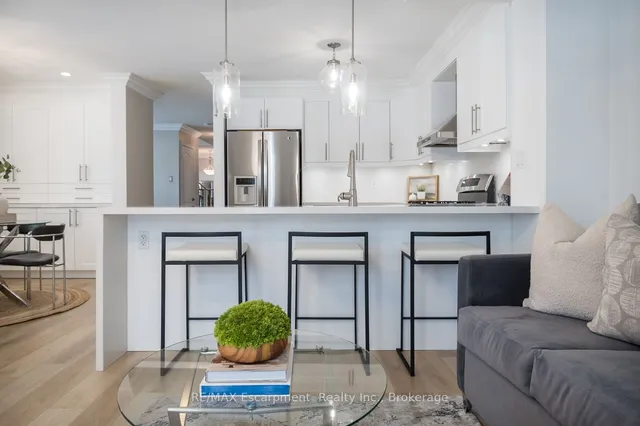 Additional image 10 of 635 Willmott Cres