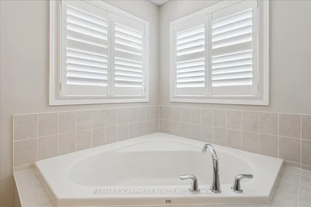 Additional image 29 of 4264 Adobe Gate