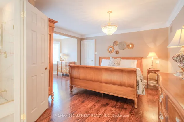 Additional image 23 of 56 Cameo St