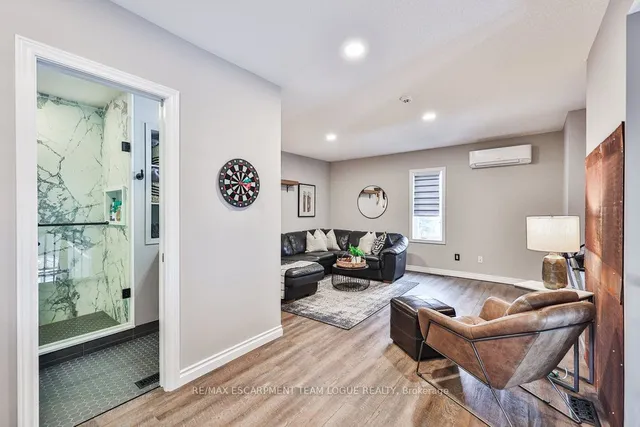 Additional image 25 of 353 Canyon Cres