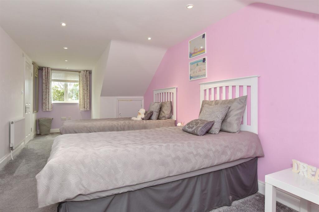 Additional image 9 of Cumberland Avenue, Broadstairs, Kent