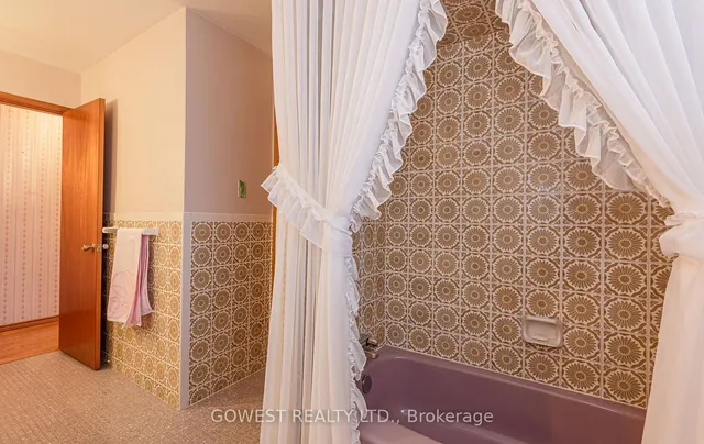 Additional image 17 of 19 Village Dr