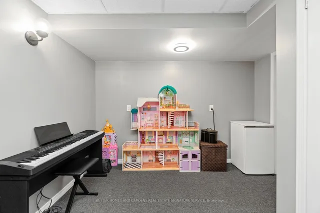 Additional image 8 of 5140 Lampman Ave