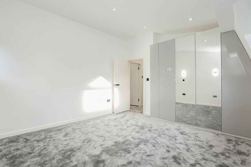 Additional image 9 of Dunheved Road North, Thornton Heath