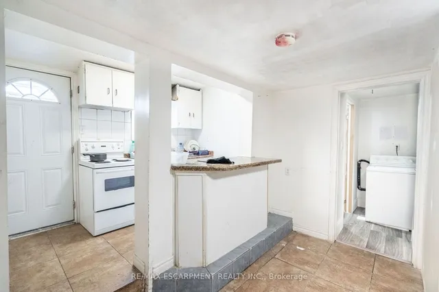 Additional image 8 of 92 Aurora St