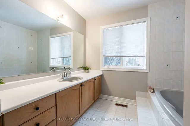 Additional image 31 of 67 Laurendale Ave