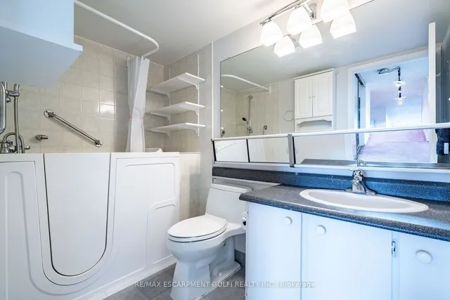 Additional image 13 of 75 Queen St Unit 1804