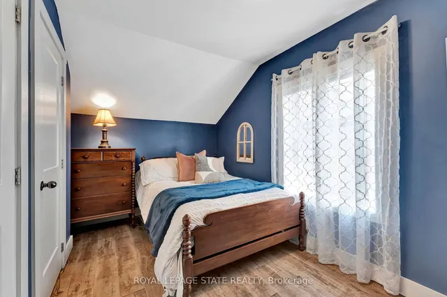 Additional image 26 of 53 Woodbine Cres