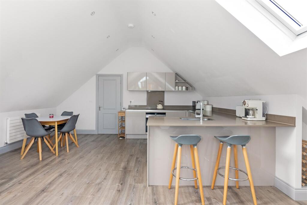 Additional image 3 of Woodcote Valley Road, Purley