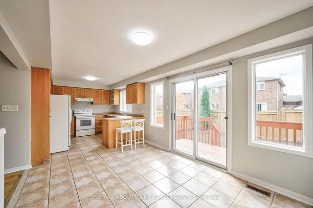 Additional image 11 of 556 Delphine Dr