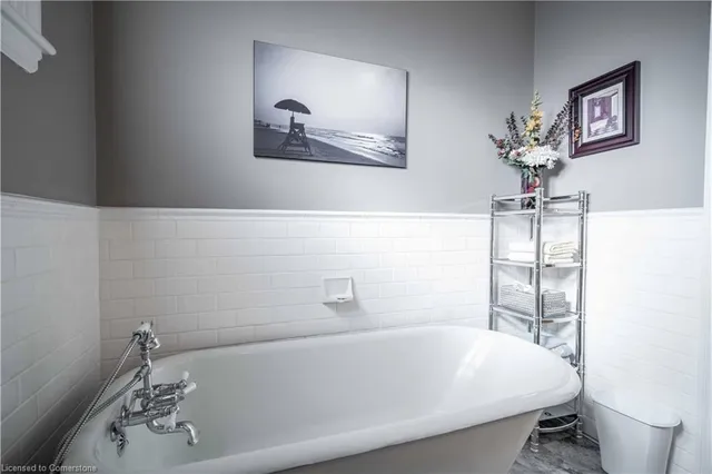 Additional image 32 of 206 Fairleigh Ave