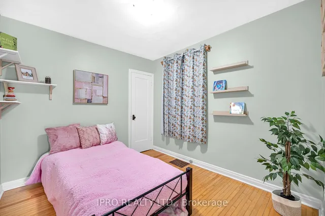 Additional image 17 of 179 Bond St