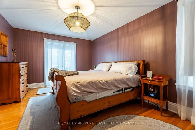 Additional image 12 of 31 Mountain Park Ave