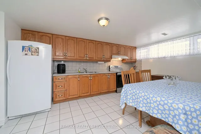 Additional image 16 of 4 Garden Ave