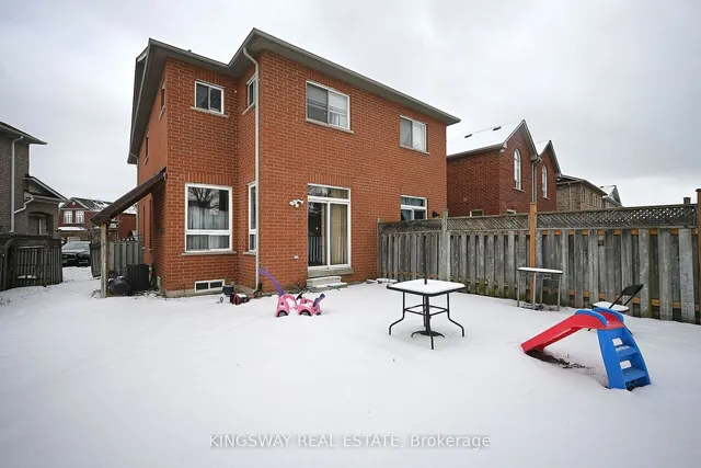 Additional image 39 of 918 Khan Cres