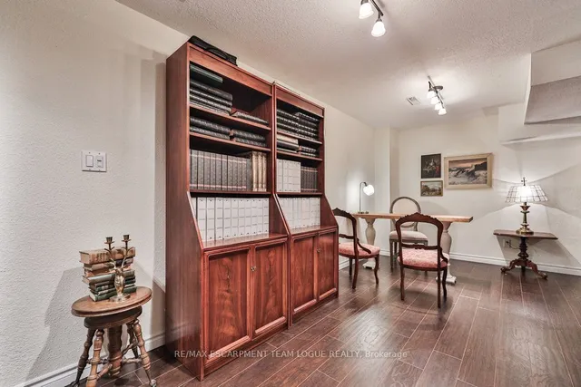 Additional image 33 of 2215 Vista Dr