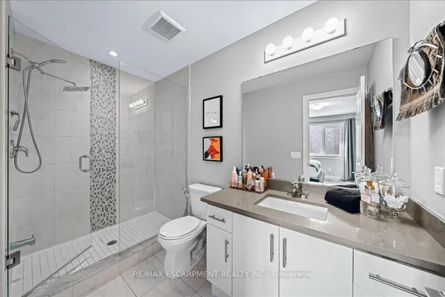 Additional image 26 of 75 Southshore Cres