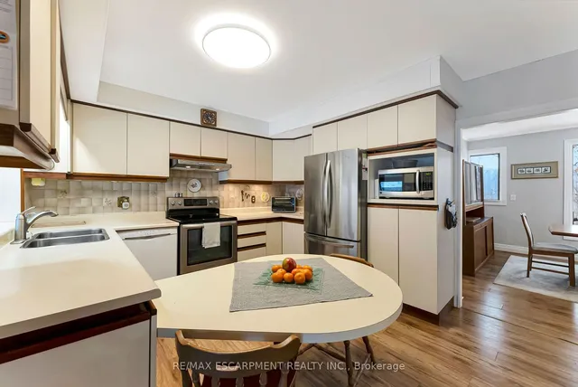 Additional image 26 of 5467 Sixth Line