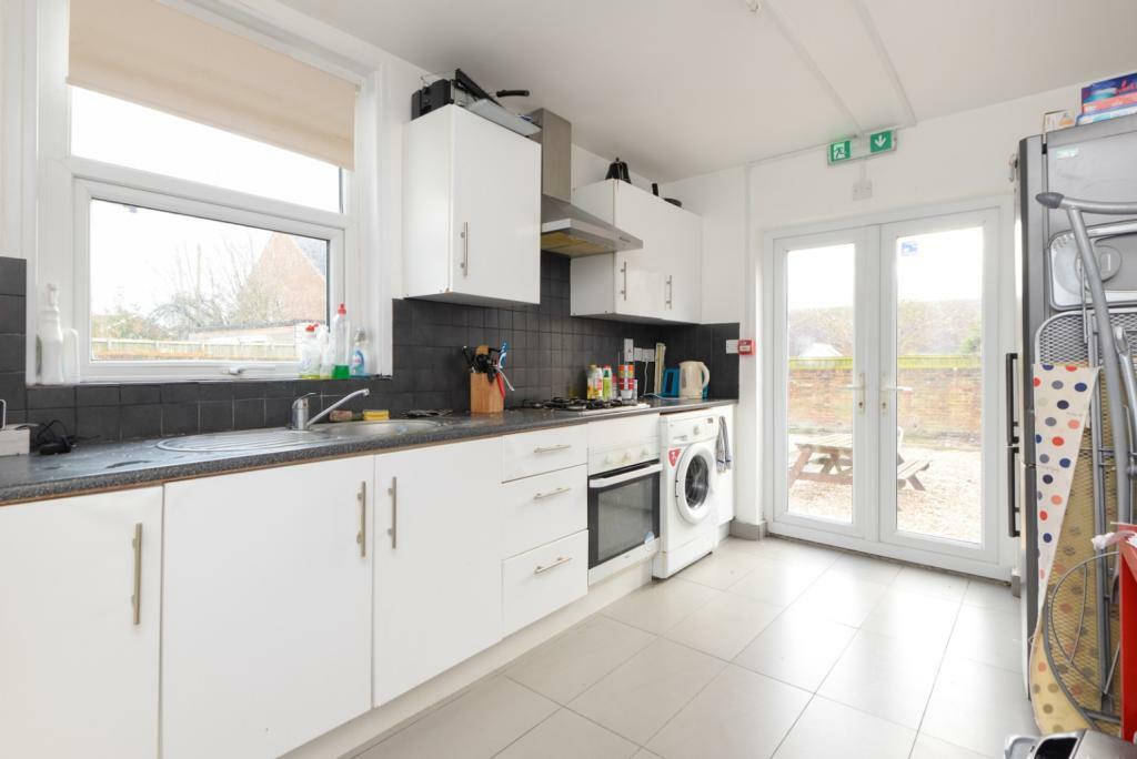 Additional image 13 of Gordon Road, CANTERBURY