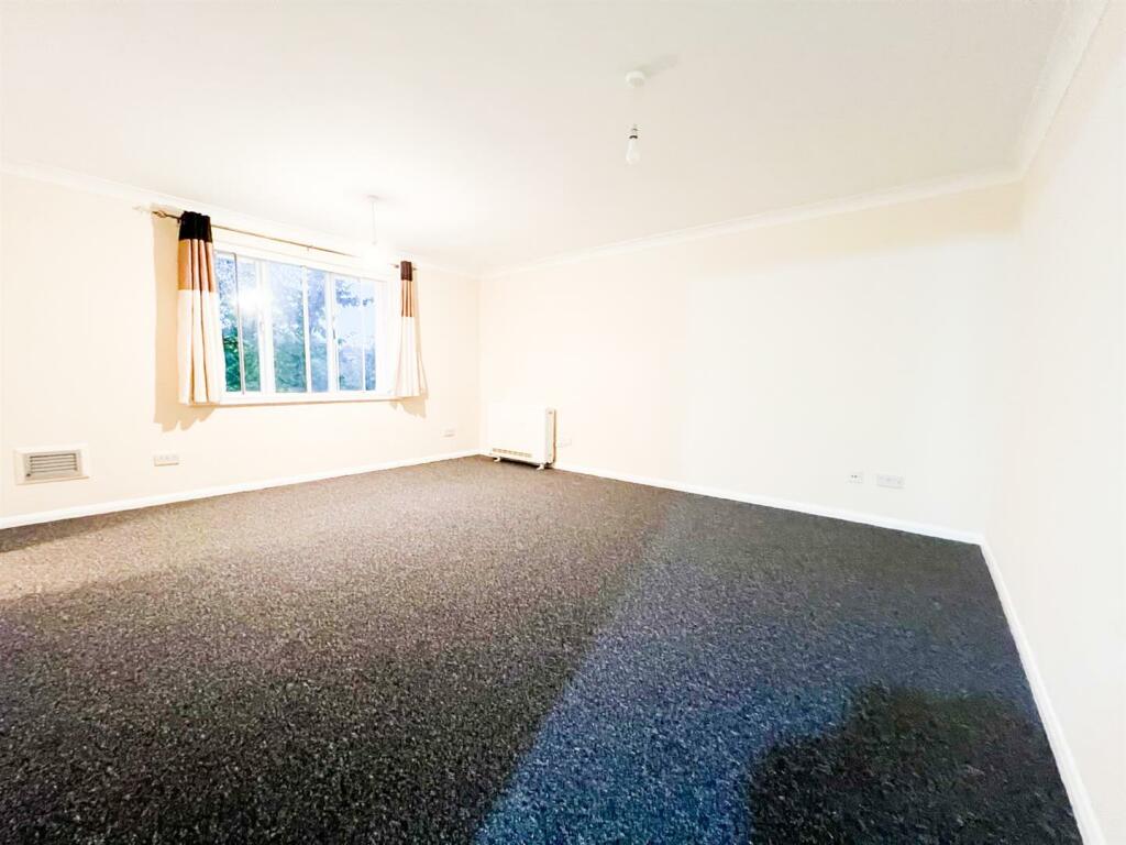 Additional image 8 of Fairbairn Close, Purley