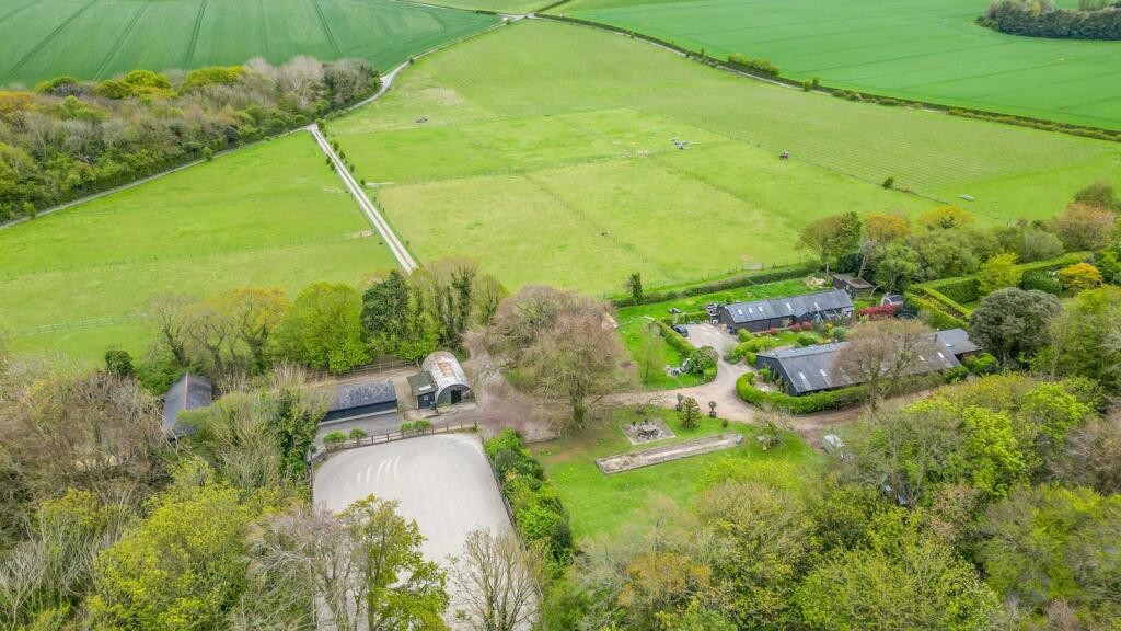 Primary image of Pilgrims Cottages, Roman Road, West Studdal, Kent, CT15