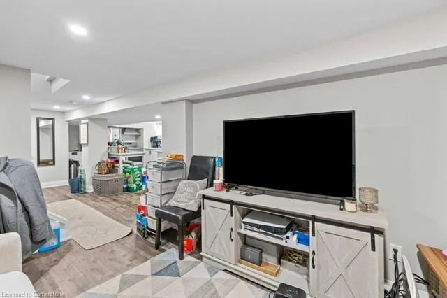 Additional image 6 of 20 Holton Ave