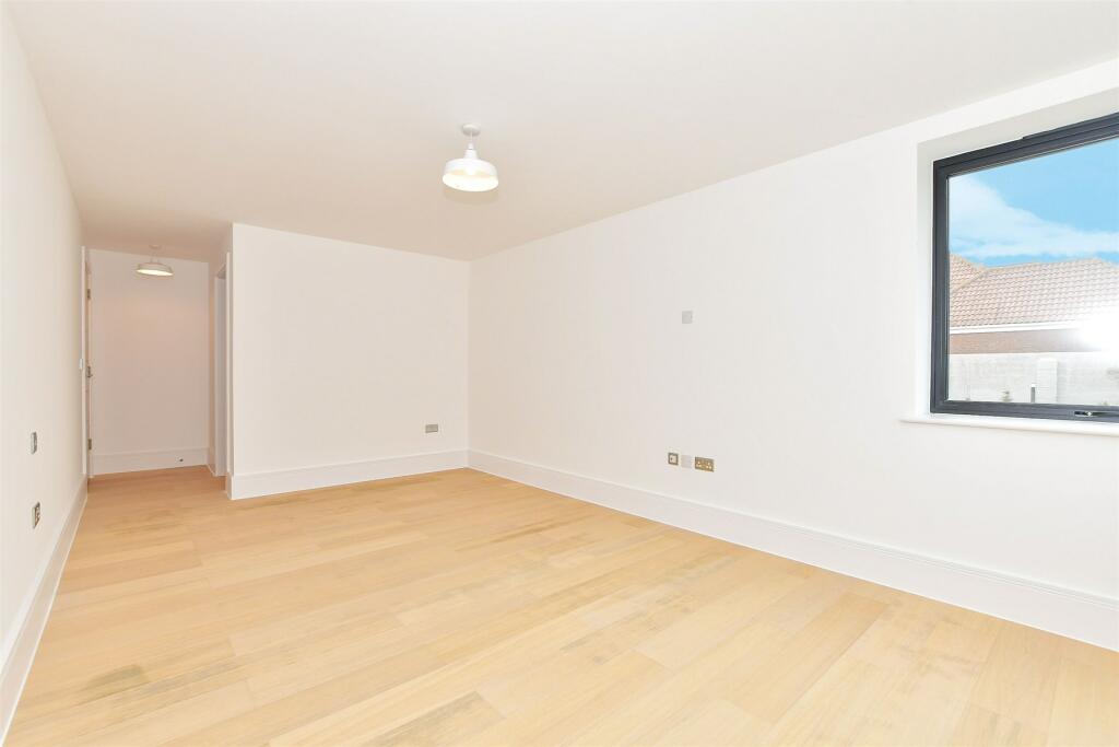 Additional image 7 of Ocean View, Fitzroy Avenue, Broadstairs, Kent