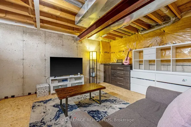 Additional image 31 of 855 Mckay Cres
