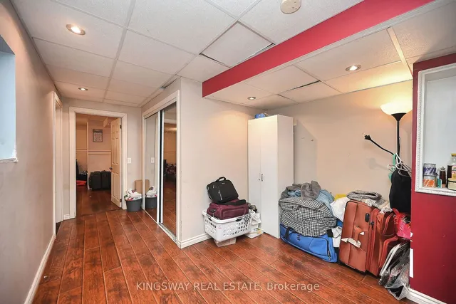 Additional image 33 of 918 Khan Cres