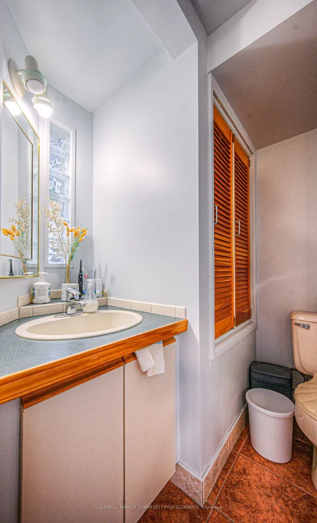 Additional image 17 of 50 Main St Unit 314