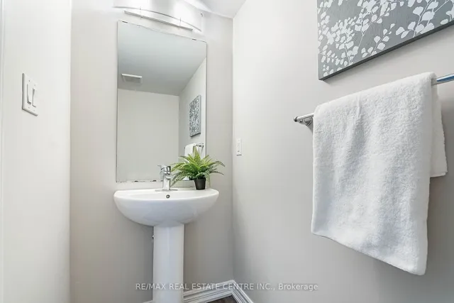 Additional image 19 of 10 Utter Pl