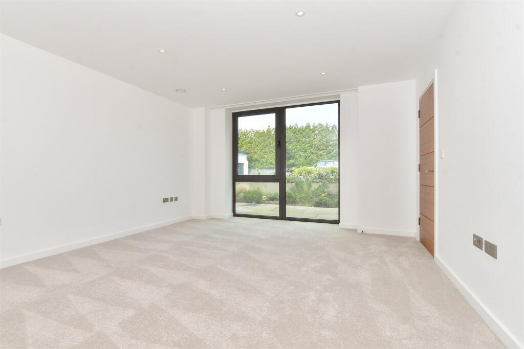 Additional image 8 of Ocean Drive, Broadstairs, Kent