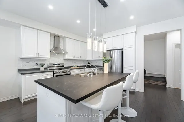 Additional image 9 of 483 Manhattan Common