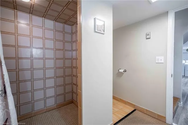 Additional image 40 of 206 Fairleigh Ave