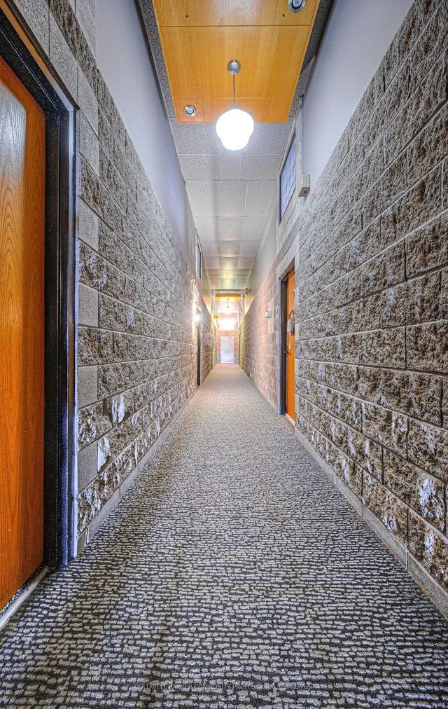 Additional image 34 of 50 Main St Unit 314