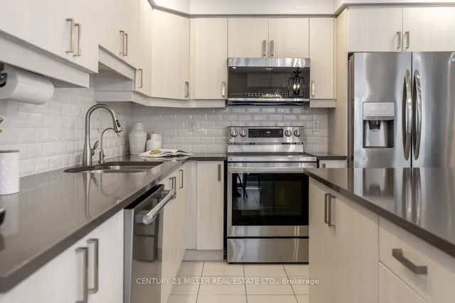 Additional image 10 of 302 Jean Landing