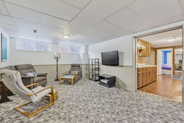 Additional image 30 of 405 Broadway Ave