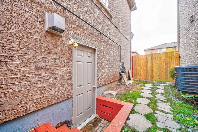 Additional image 34 of 556 Delphine Dr