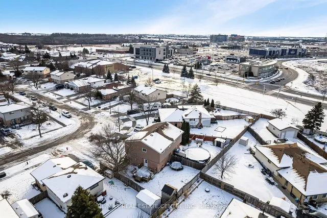 Additional image 38 of 43 Markham Cres