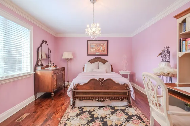 Additional image 19 of 56 Cameo St