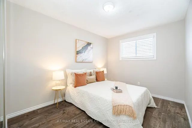 Additional image 22 of 43 Markham Cres