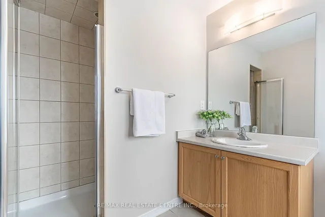 Additional image 21 of 10 Utter Pl