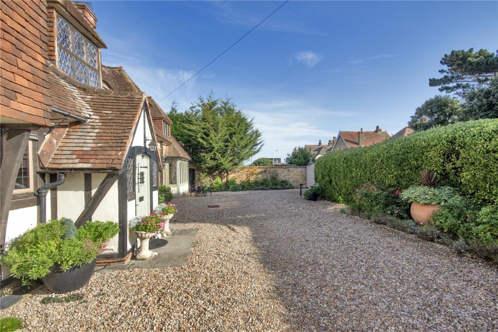 Additional image 23 of Fitzroy Avenue, Kingsgate, Broadstairs, Kent, CT10