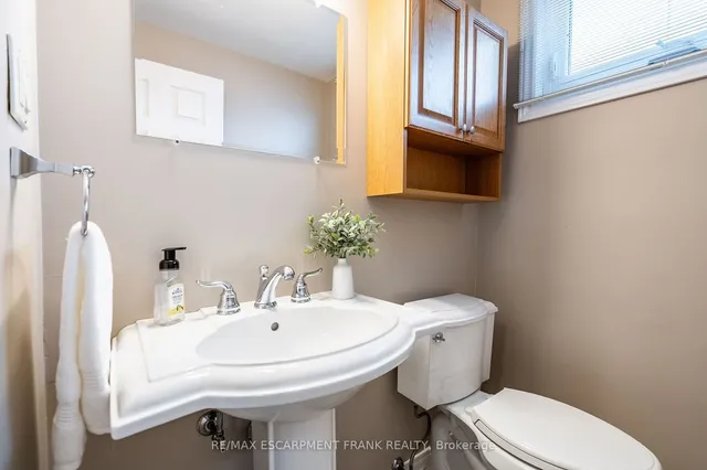 Additional image 21 of 83 Mountbatten Dr