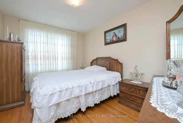 Additional image 11 of 4 Garden Ave