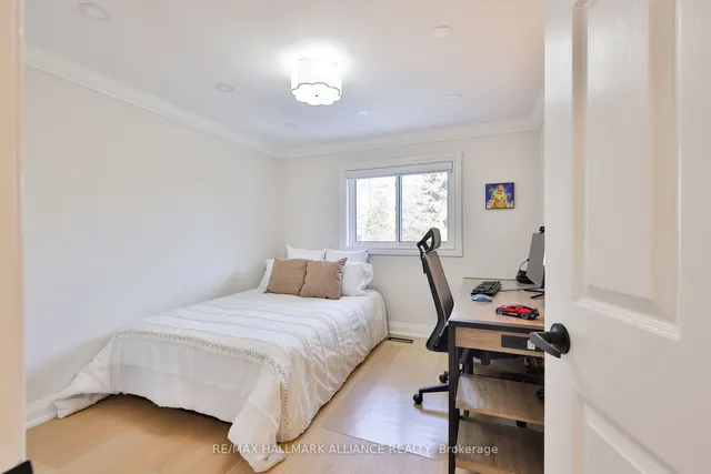 Additional image 27 of 411 Barclay Cres