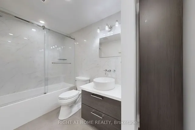 Additional image 33 of 400 Bloor St Unit 6